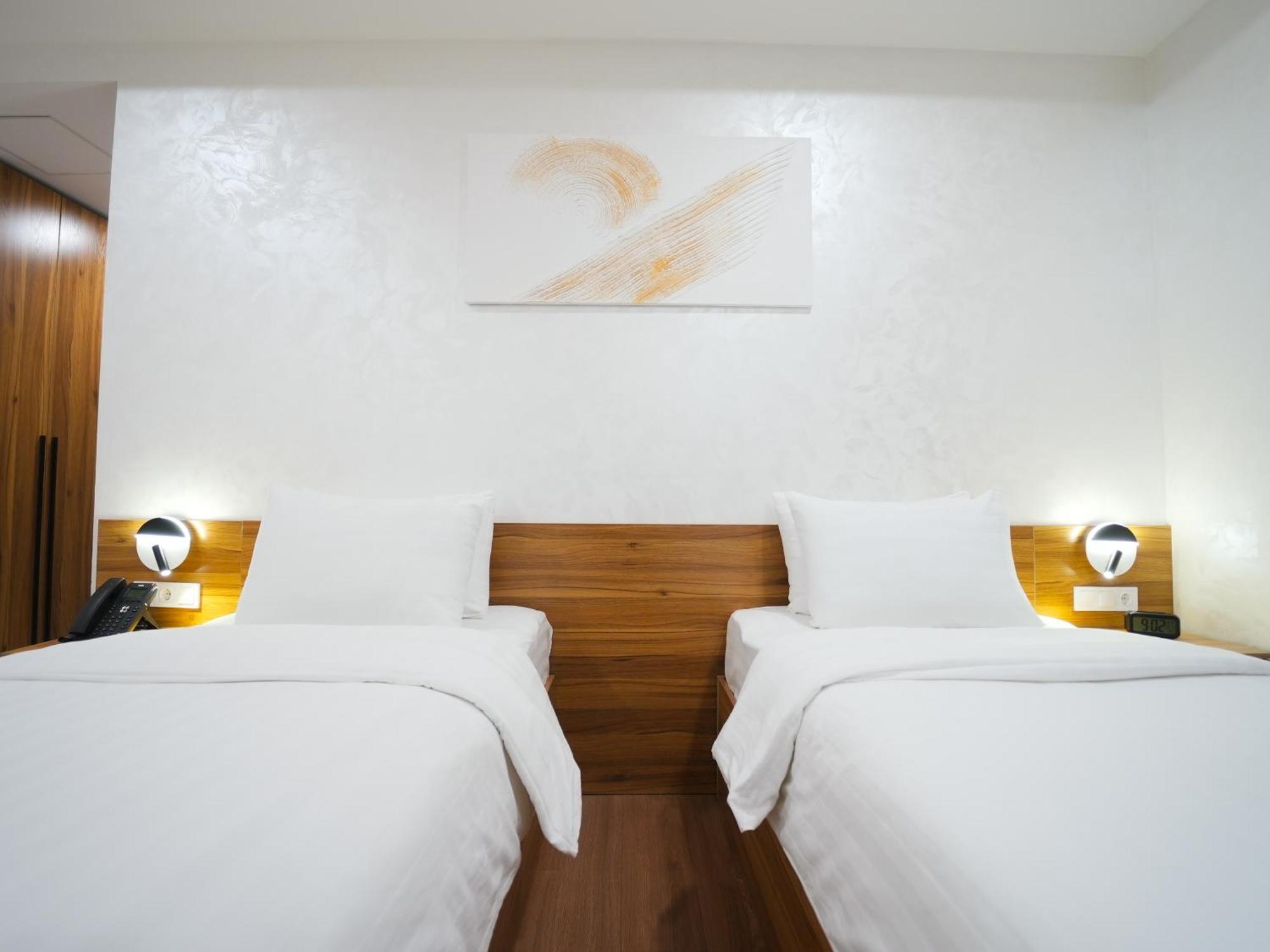 Avant Express Hotel Pool&Spa Tasjkent Eksteriør bilde